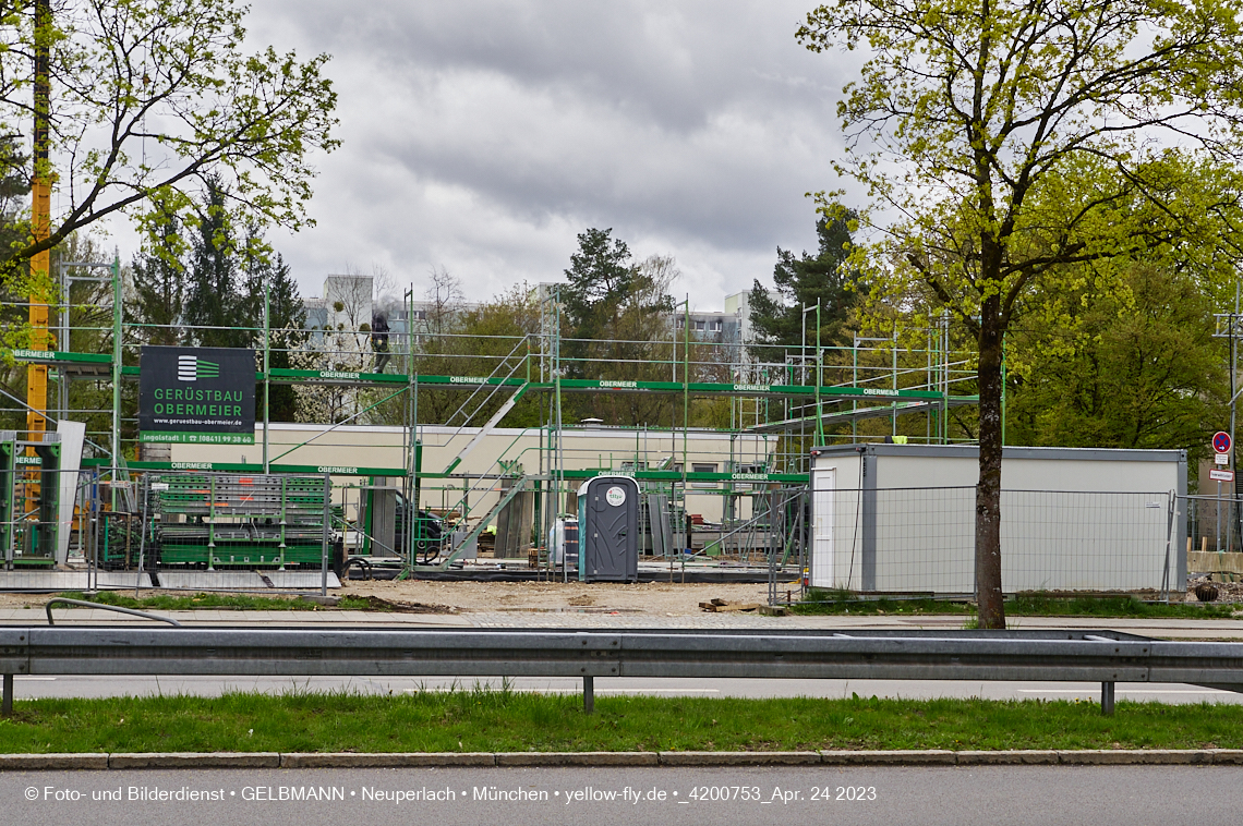 24.04.2023 - Baustelle am Haus für Kinder in der Quiddestraße in Neuperlach